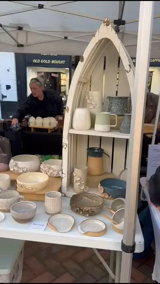All set for a busy day at Northwich Artisan's market!
#northwichartisanmarket
#pottery 
#sellingpottery